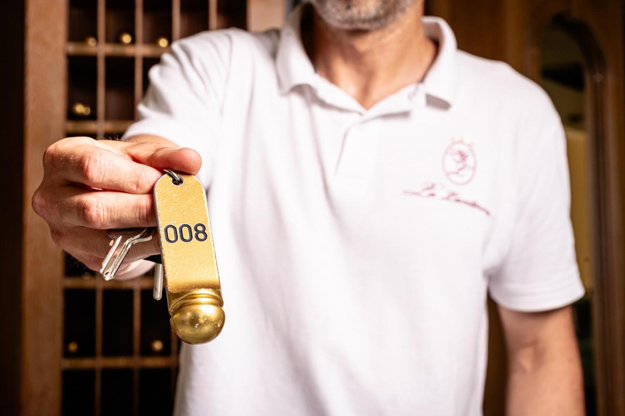 Hotel Ristorante La Lanterna 카스텔누보디가프라냐나 외부 사진