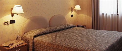 Hotel Ristorante La Lanterna 카스텔누보디가프라냐나 외부 사진